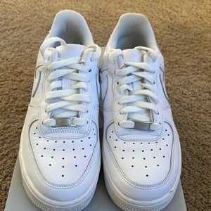 White Nike Air Force 1 size 6.5y